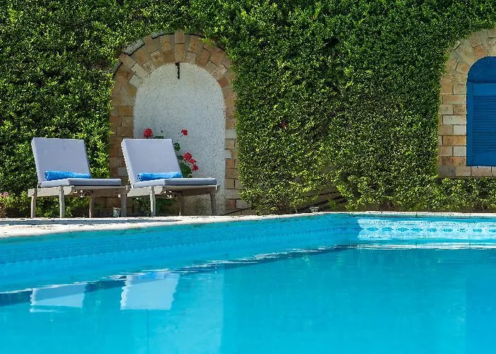 Aquarius Otel Vasilikí