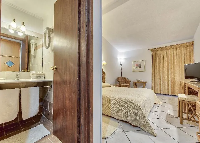 Otel Aquarius 3*